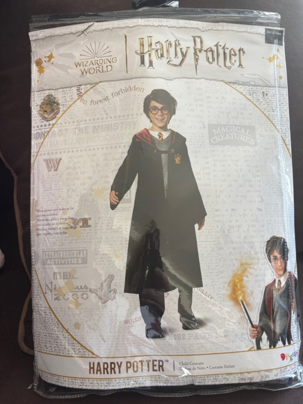 Harry Potter Gryffindor Deluxe Robe & Light Up Wand Halloween Costume 4/6 Boys - Picture 3 of 7